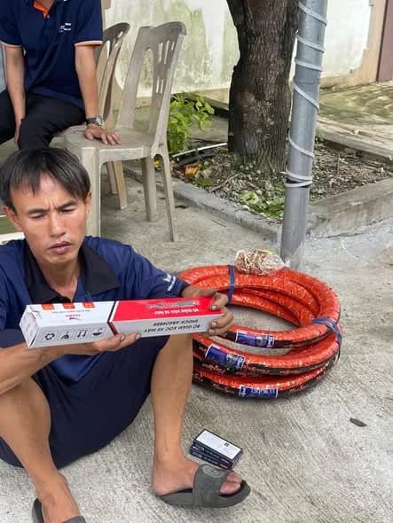 Chủ gara nhận lốp xe máy