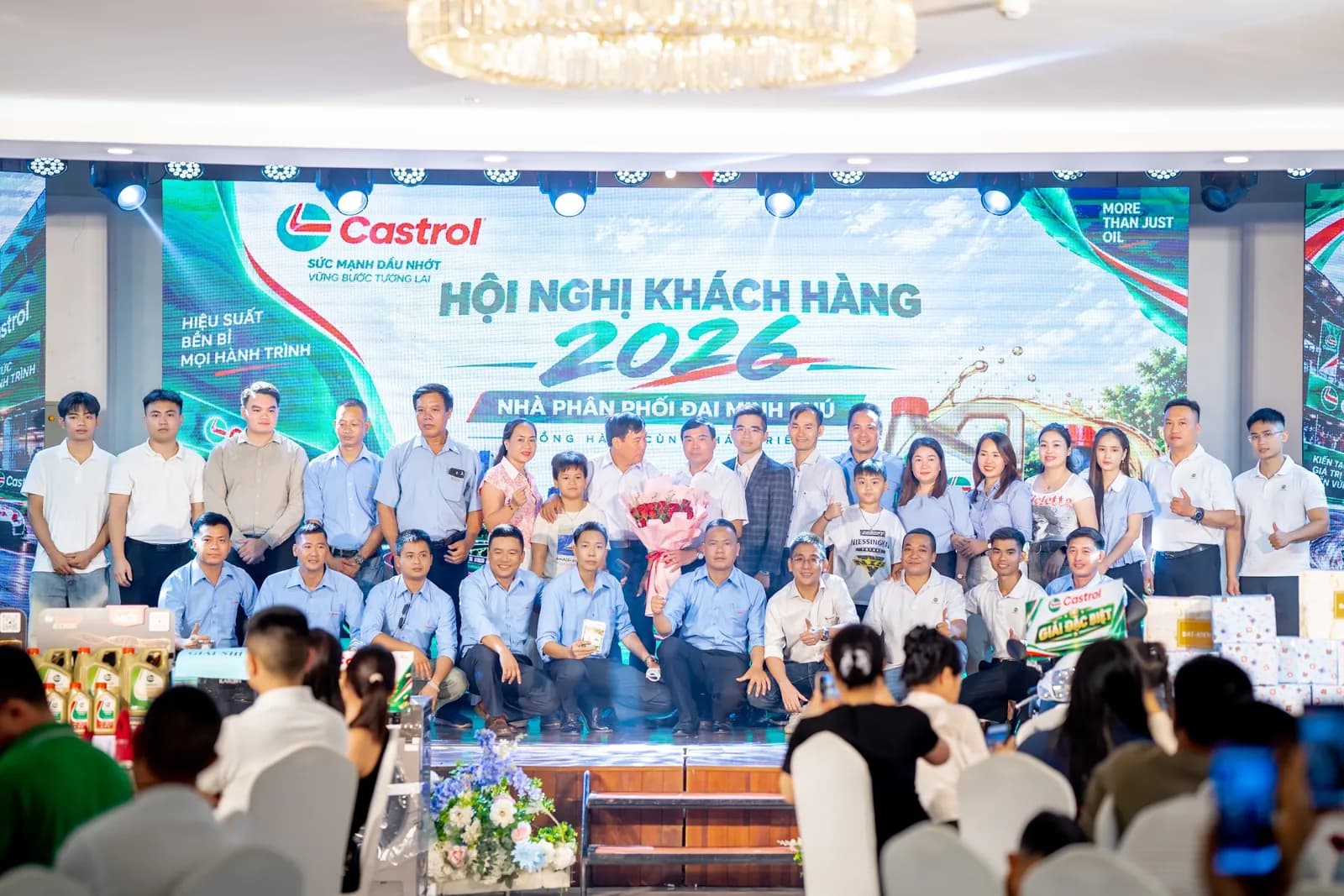 Đội ngũ Đại Minh Phú và khách hàng tại Hội nghị khách hàng Castrol 2026